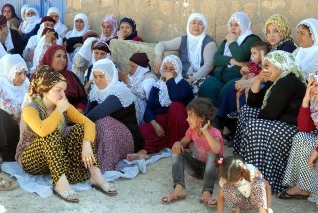 Diyarbakırlı Şehit Polisin Köyünde Kürtçe Ağıtlar Yakıldı