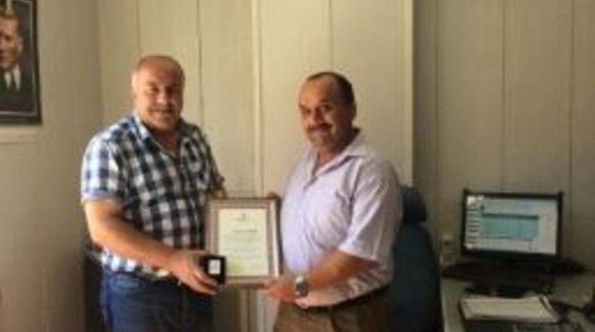 Kızılay Kan Bağışına G&uuml;m&uuml;ş Madalya