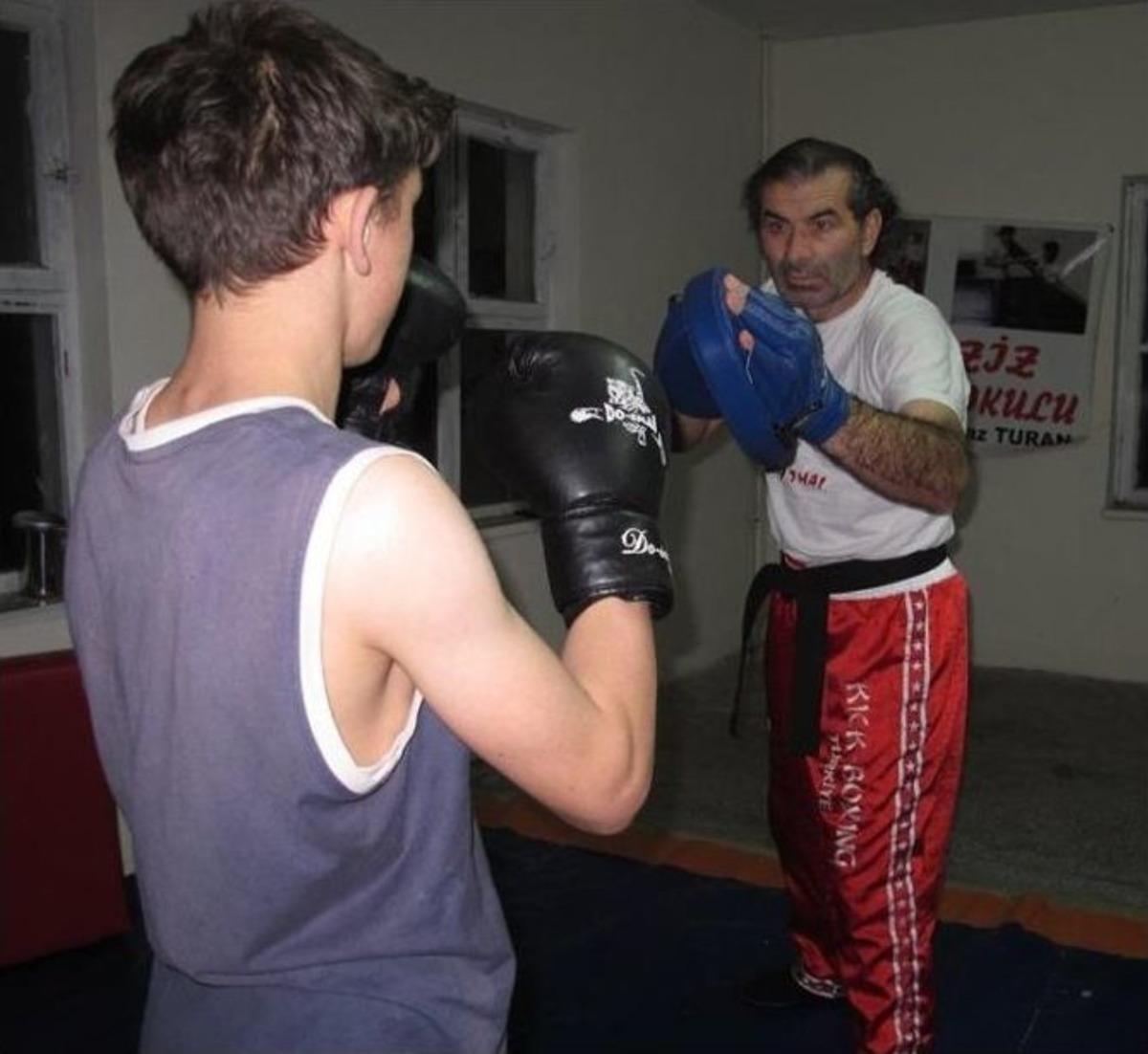Eski Sporcudan Gen&ccedil;lere &Uuml;cretsiz Spor Eğitimi