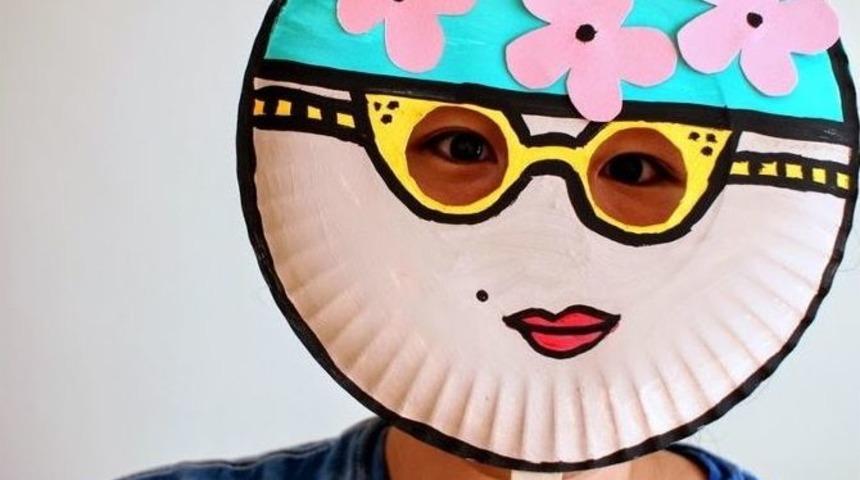 B&uuml;y&uuml;kler Alışverişte, &Ccedil;ocuklar At&ouml;lyede