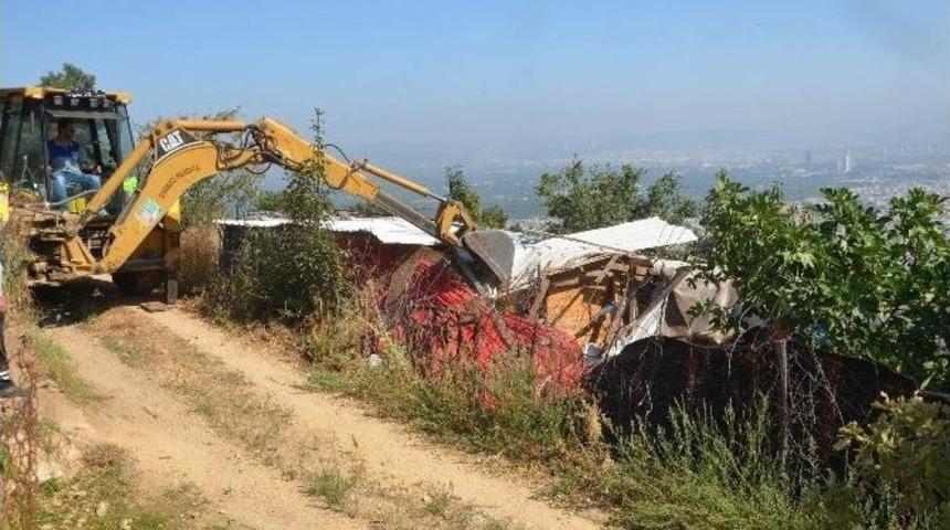 Uludağ Eteklerinde 60 Ka&ccedil;ak Baraka Yıkıldı