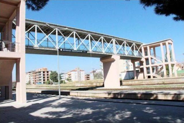 &Uuml;st Ge&ccedil;idin Asans&ouml;r&uuml;nde &Ccedil;ay Demlemişler 2