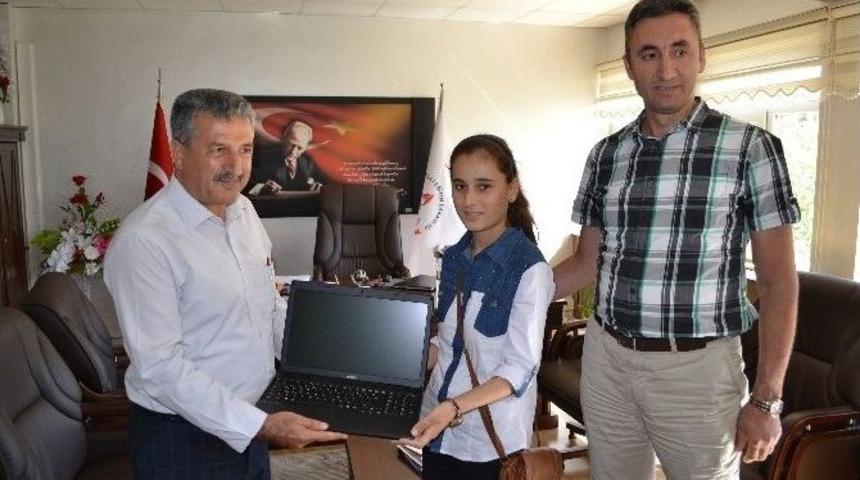 Muş&rsquo;ta Başarılı &Ouml;ğrenciler &Ouml;d&uuml;llendirildi