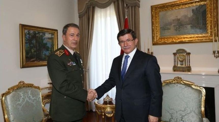 Başbakan Davutoğlu, Genelkurmay Başkanı Akar&rsquo;ı Kabul Etti