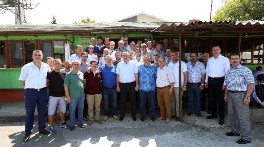 Başkan To&ccedil;oğlu, Sebze Ve Meyve Hali Esnafı İle Bir Araya Geldi