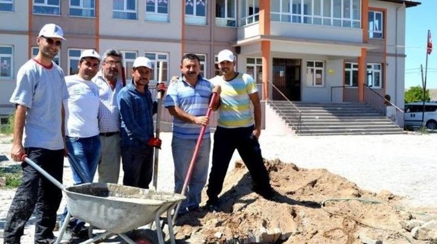 Eğitim Sevdalısı Öğretmenler İş Başında