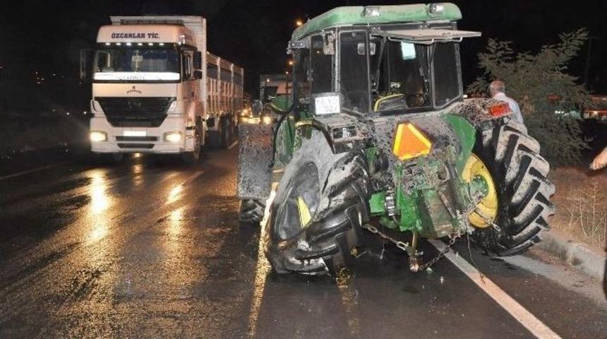 Gemerek&rsquo;te Otob&uuml;s İle Trakt&ouml;r &Ccedil;arpıştı: 1 Yaralı
