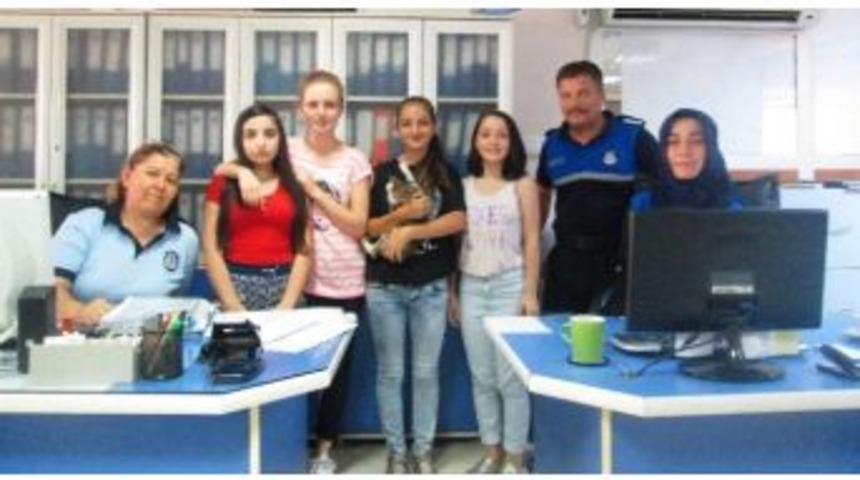 Alaşehirli Kızlardan &Ouml;rnek Davranış