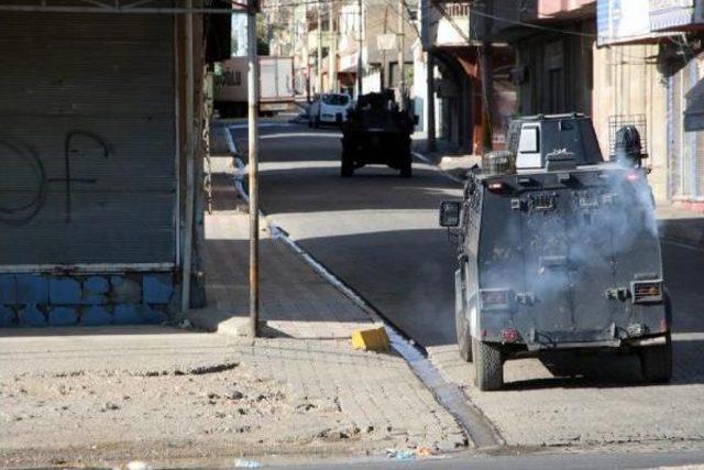 Silopi de Tır la Yol Kapatan Pkk lılar Polise Ateş A&ccedil;tı 3