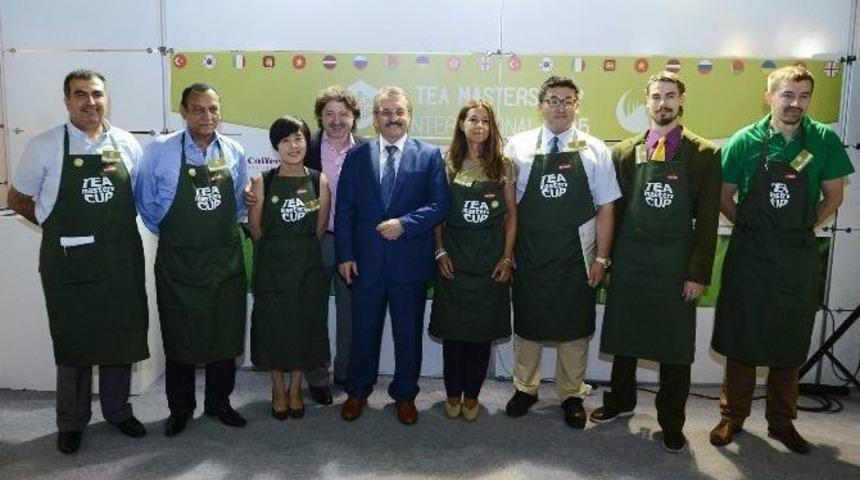 D&uuml;nya &Ccedil;ay Şampiyonasının İlki İstanbul&rsquo;da Başladı