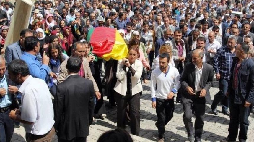 Pkk’lı Cenazesini Taşıyan Hdp’li Vekile Soruşturma