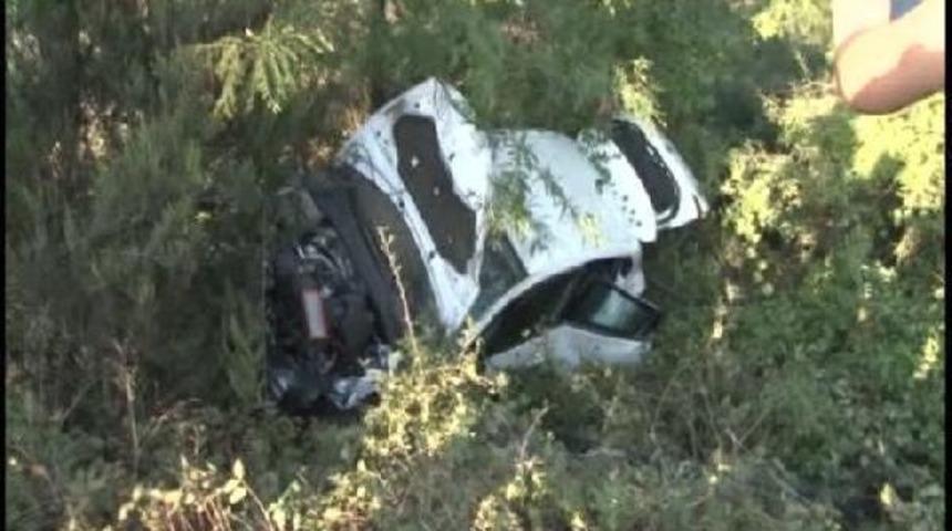 Tem Otoyolu'nda Kaza: 2'si Ağır 5 Yaralı...