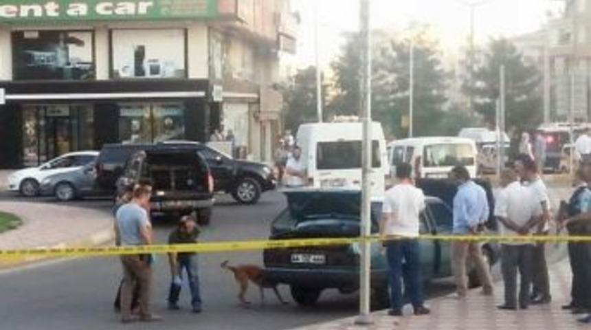 Diyarbakır&rsquo;da Bomba Y&uuml;kl&uuml; Ara&ccedil; Paniği