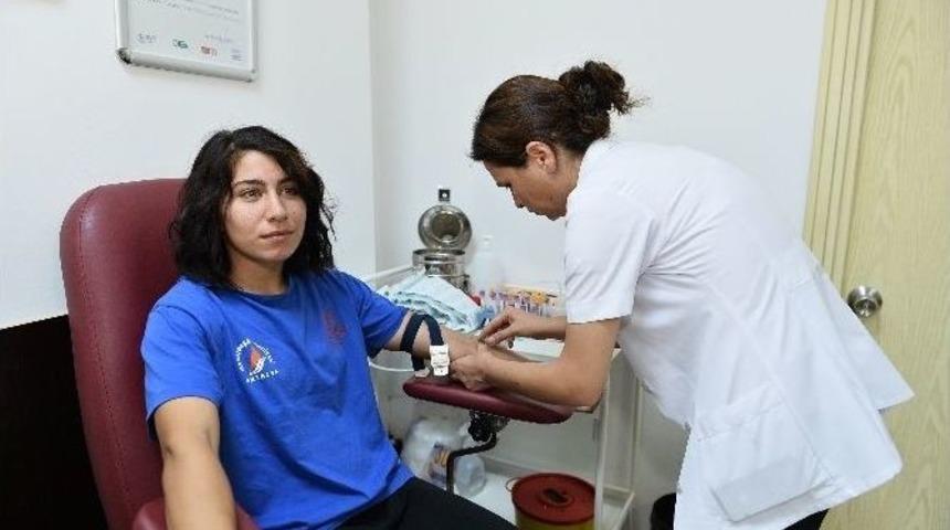 Muratpaşalı Sporcular, Sağlık Kontrol&uuml;nden Ge&ccedil;ti