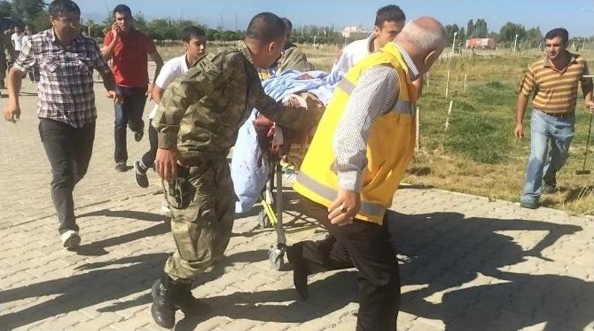 Van&rsquo;da Sınır Karakoluna Saldırı: 3 Asker Yaralı