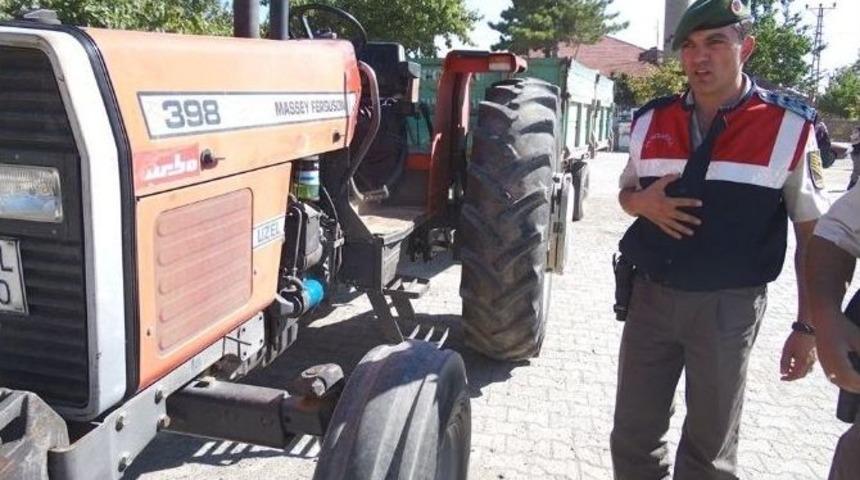 Trakt&ouml;r Altında Kalan Gen&ccedil; Hayatını Kaybetti