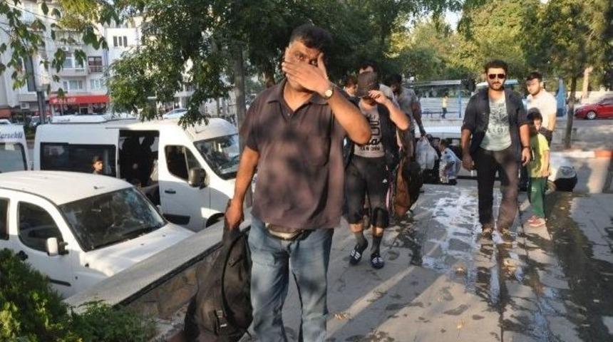 Durdurulan 2 Minib&uuml;ste 27&rsquo;si &Ccedil;ocuk 62 Suriyeli Yakalandı