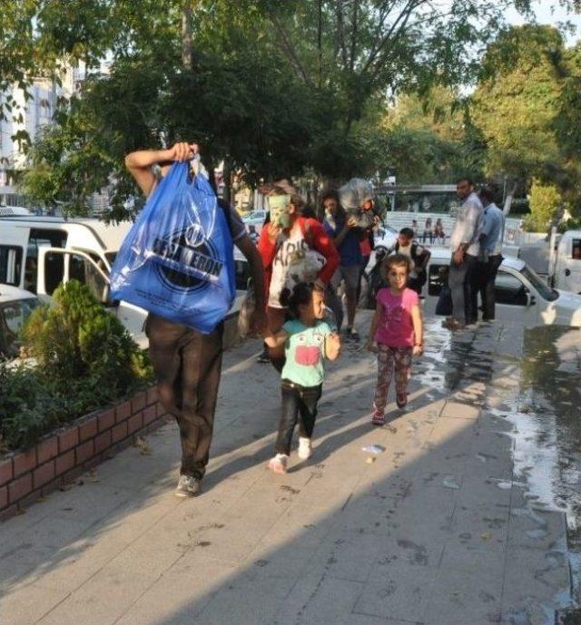 Durdurulan 2 Minibüste 27’si Çocuk 62 Suriyeli Yakalandı