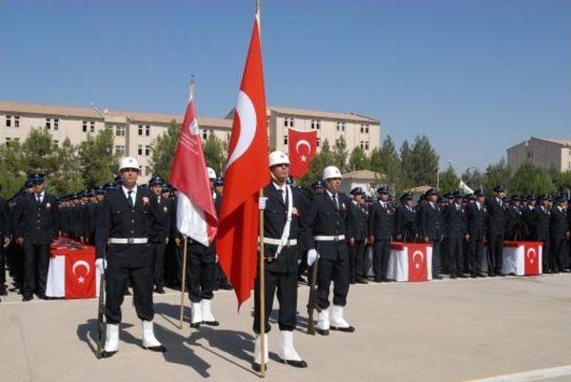 Diyarbakır’Da 839 Polis Adayı Mezun Oldu