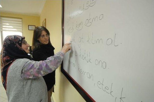 Kadınların İlgi Odağı Kadın Ve Aile K&uuml;lt&uuml;r Sanat Merkezi 1