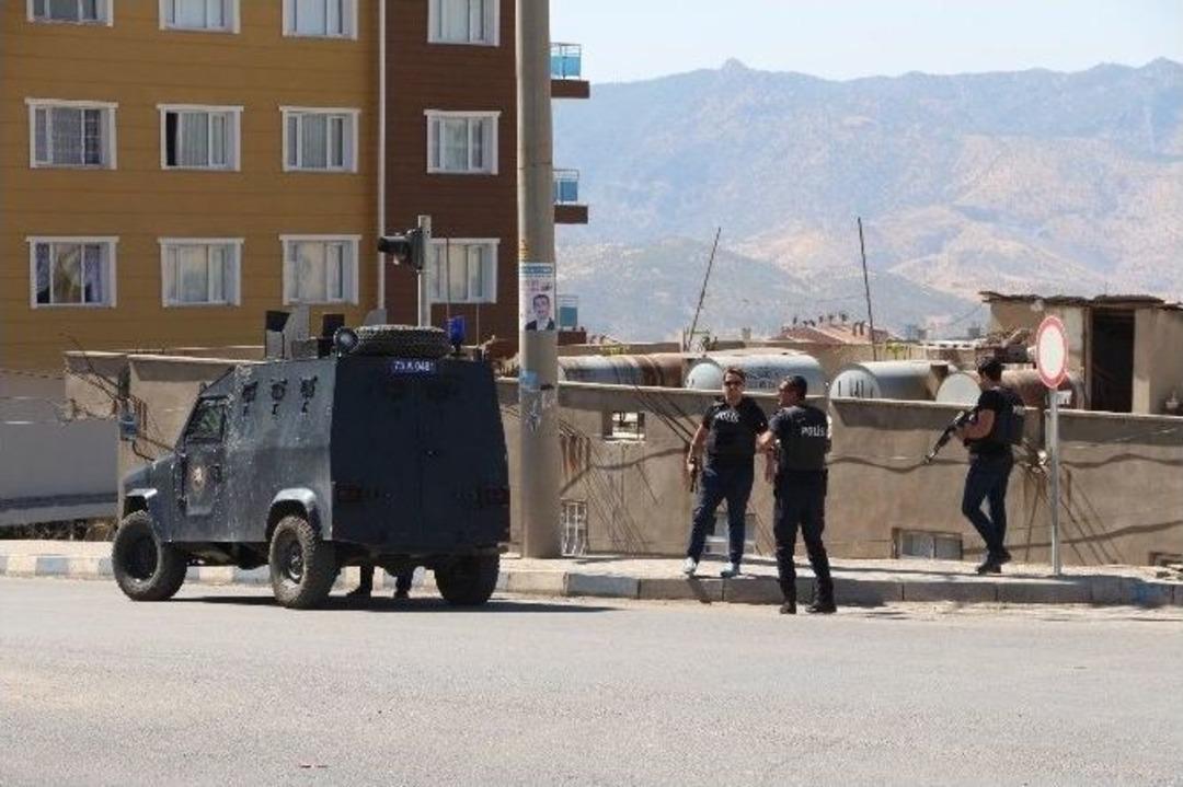 Şırnak&rsquo;ta Uzman &Ccedil;avuşun Bulunduğu Araca Saldırı: 1 &Ouml;l&uuml;, 2 Yaralı