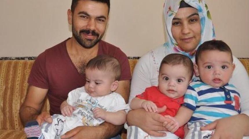 7 Aylık &Uuml;&ccedil;&uuml;zlerine Bebek Arabası Istiyor