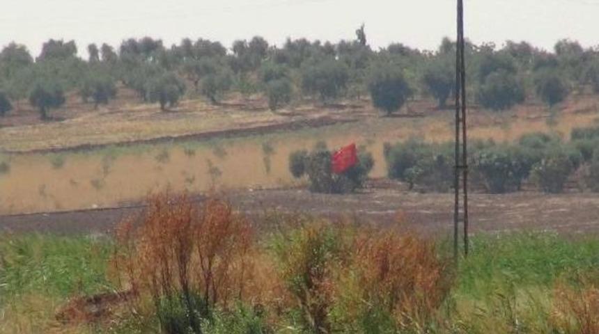 Suriye Sınırında Işid Ile Muhalifler Arasında &Ccedil;atışma