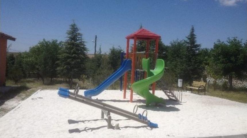 131 K&ouml;yde Oyun Park Alanı Yapımı Devam Ediyor