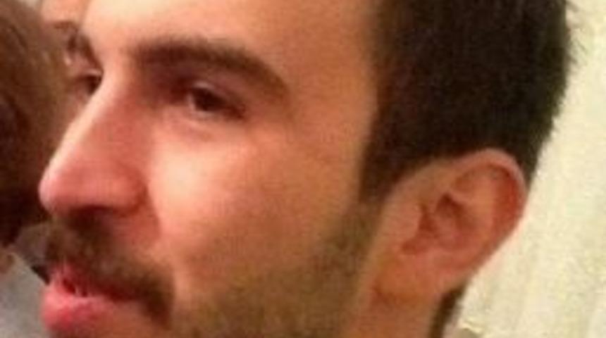 Dağıtım Iznine Gelen Asker 5'inci Kattan Atlayarak Intihar Etti