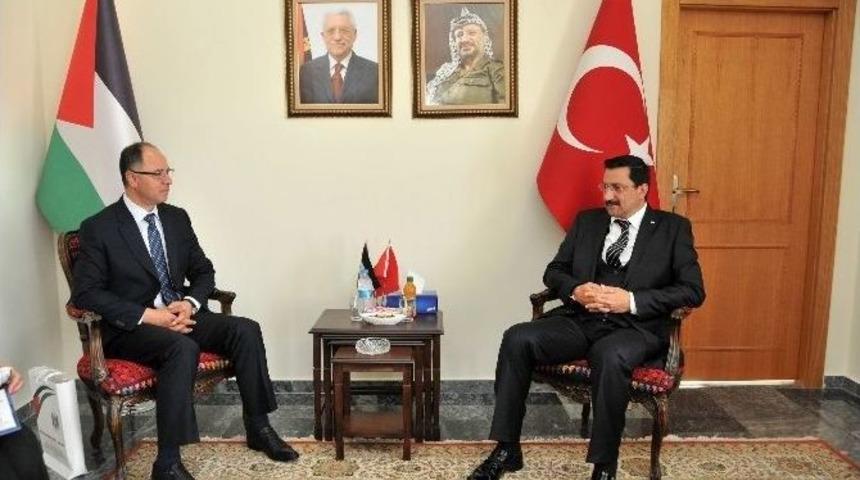 Başkan Mustafa Ak&rsquo;tan B&uuml;y&uuml;kel&ccedil;ilere Nezaket Ziyareti