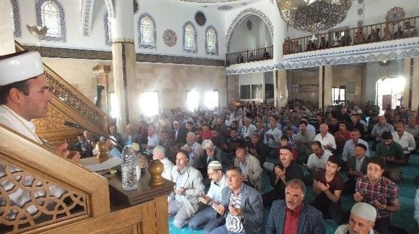 Merkez Cami Onarılarak İbadete A&ccedil;ıldı