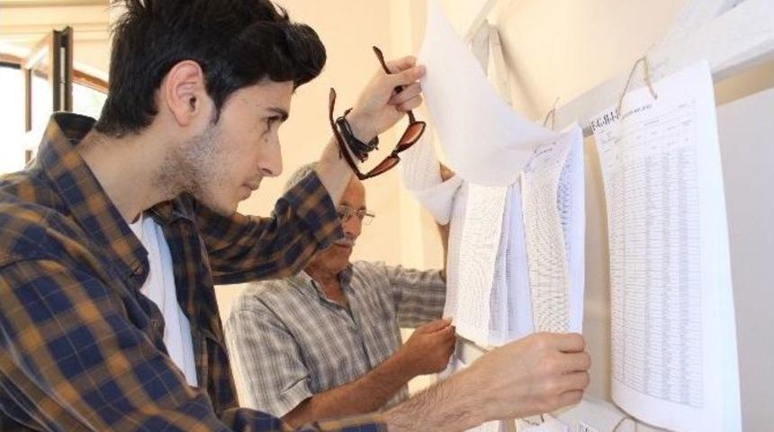 Se&ccedil;men Listeleri Askıya &Ccedil;ıktı