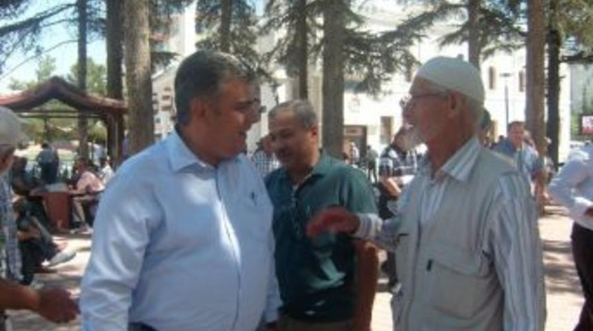 Başkan &Ouml;zg&uuml;ven Vatandaşlarla Buluştu