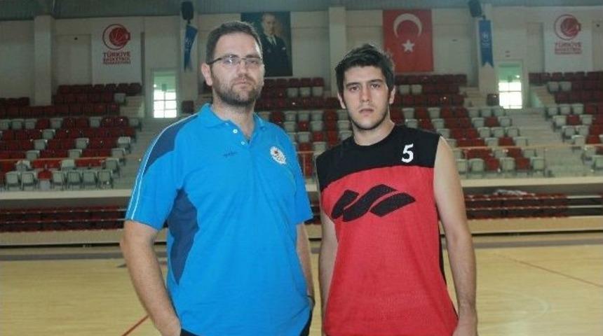Eski Efes&rsquo;li Oyun Kurucu Yalova Belediyespor&rsquo;da