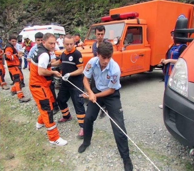 Trabzon’da Trafik Kazası: 1 Ölü, 2 Yaralı