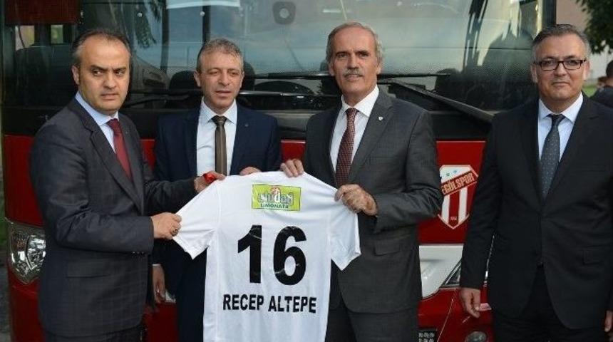 B&uuml;y&uuml;kşehirden İneg&ouml;lspor&rsquo;a Takım Otob&uuml;s&uuml;