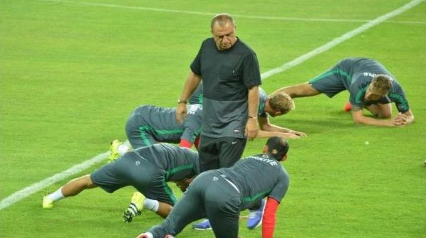 Milliler Antrenman &Ouml;ncesi Mevlana M&uuml;zesi'ni Ziyaret Ettiler