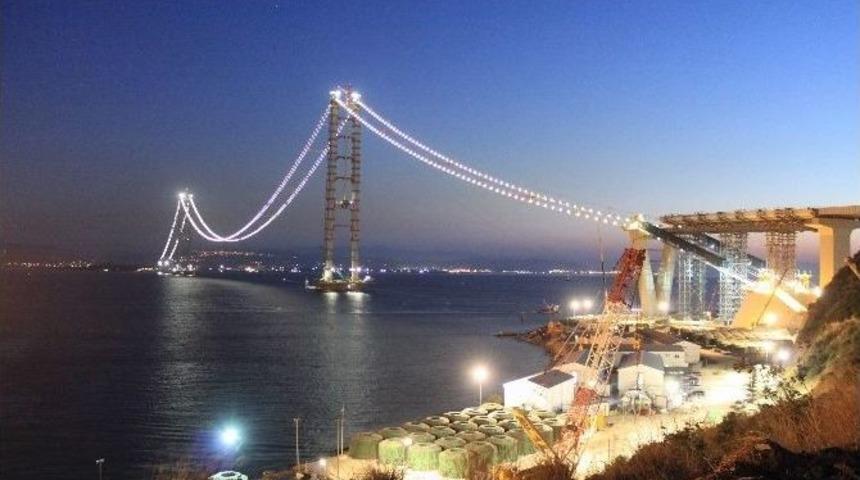 K&ouml;rfez Ge&ccedil;iş K&ouml;pr&uuml;s&uuml; Işıklandırıldı