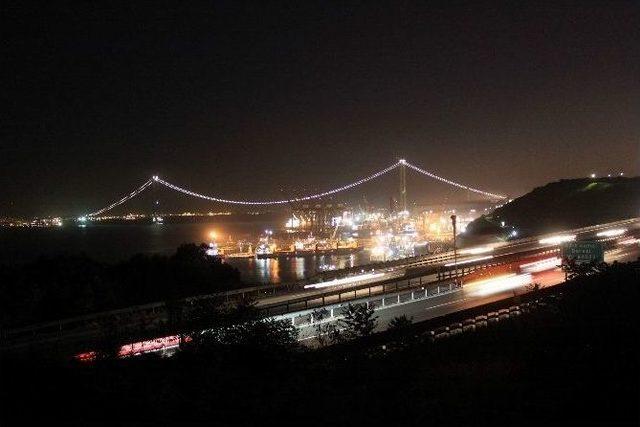 Körfez Geçiş Köprüsü Işıklandırıldı 3