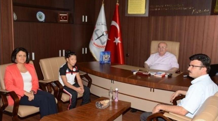 İl Milli Eğitim M&uuml;d&uuml;r&uuml; Sevgili, Kilis&rsquo;in Gururu Cansu Yılmaz&rsquo;ı Tebrik Etti