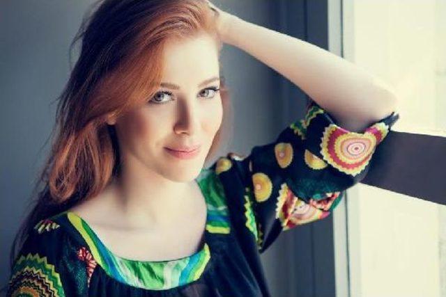 El&ccedil;in Sangu: Kıvan&ccedil; Tatlıtuğ, &Ccedil;ok M&uuml;tevazı 2