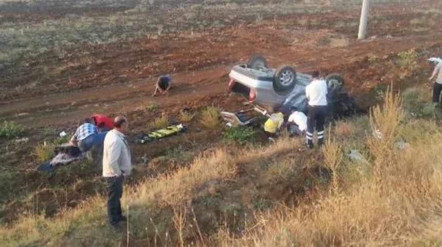 G&ouml;ksun'da Kaza: 2 &Ouml;l&uuml;, 8 Yaralı