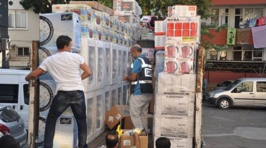 &Ccedil;eyiz Seti Y&uuml;kl&uuml; Kamyondan 62 Bin 500 Paket Ka&ccedil;ak Sigara &Ccedil;ıktı