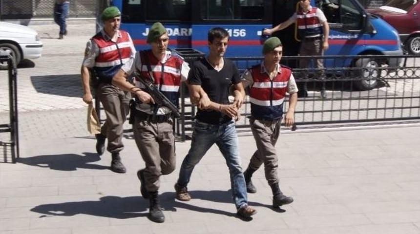 &Uuml;vey Babasını &Ouml;ld&uuml;ren Zanlı Adliyede