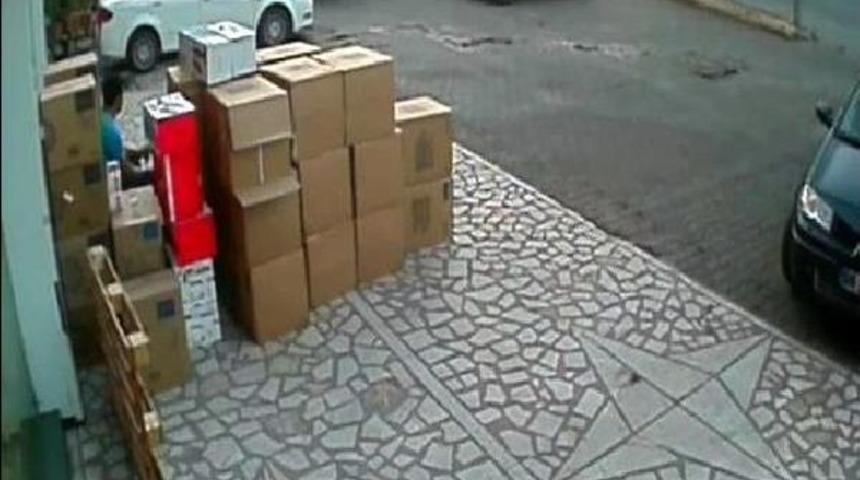 Otomobilin &Ccedil;arptığı Yaya Ağır Yaralandı