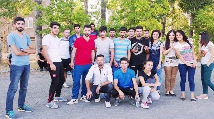 Yaz Tatilini &Ouml;ğreterek Ge&ccedil;irdiler