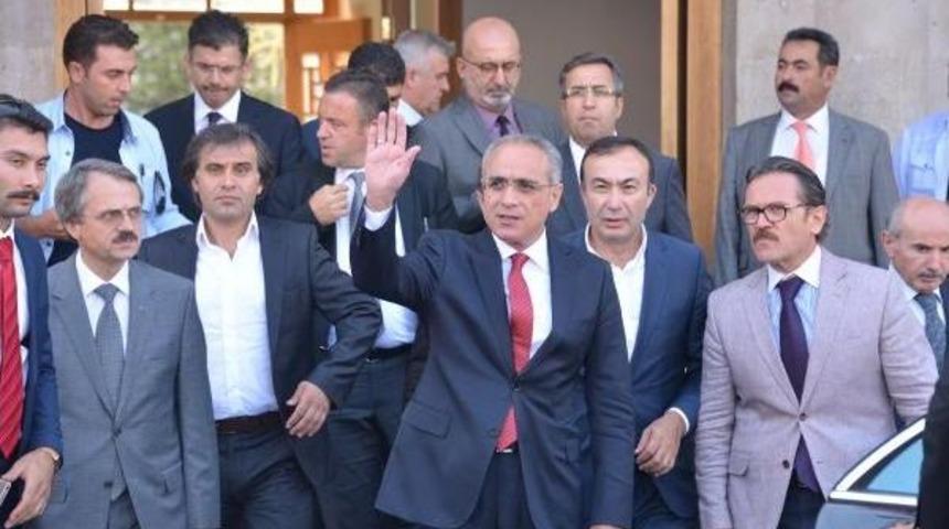 Bakan Top&ccedil;u'dan Tuğrul T&uuml;rkeş Değerlendirmesi: İhra&ccedil; Edilmesi Ibretlik Bir Olaydır
