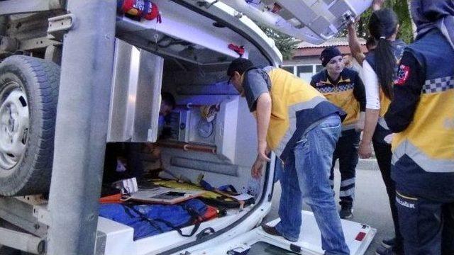 Kars’ta Ambulans Kaza Yaptı: 4 Yaralı