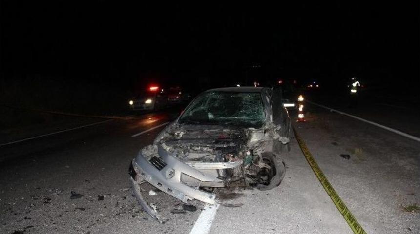 D&uuml;ğ&uuml;n Konvoyunda Kaza: 2 &Ouml;l&uuml;, 9 Yaralı