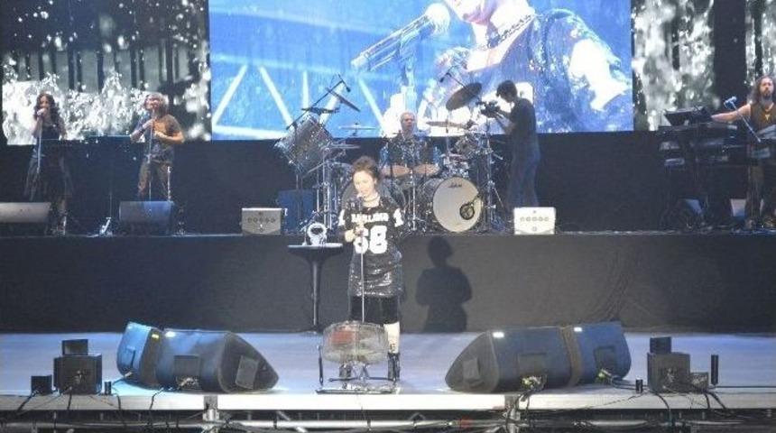 Şebnem Ferah Bursalı Hayranlarıyla Buluştu